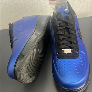 Nike Blue and Black Sneakers Low-Top Athletic Design